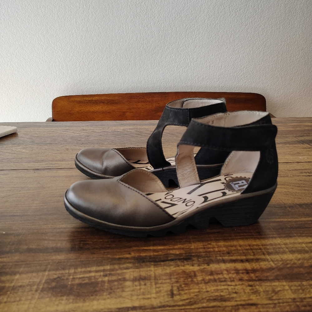 Fly London PIAT BRONZE PATENT LEATHER BLACK 38 8 Sandals Heels Shoes Heels
